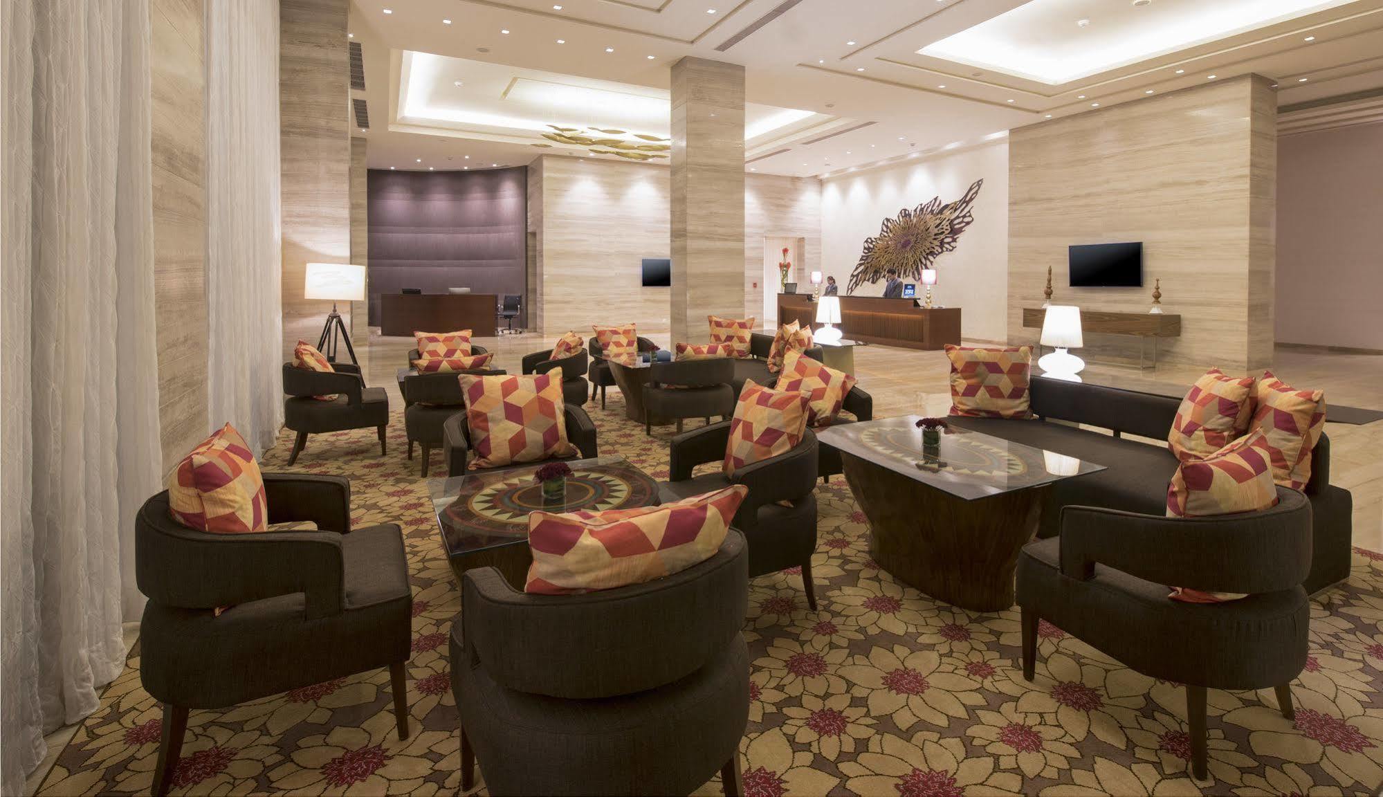 Courtyard By Marriott Bengaluru Outer Ring Road Ξενοδοχείο Εξωτερικό φωτογραφία