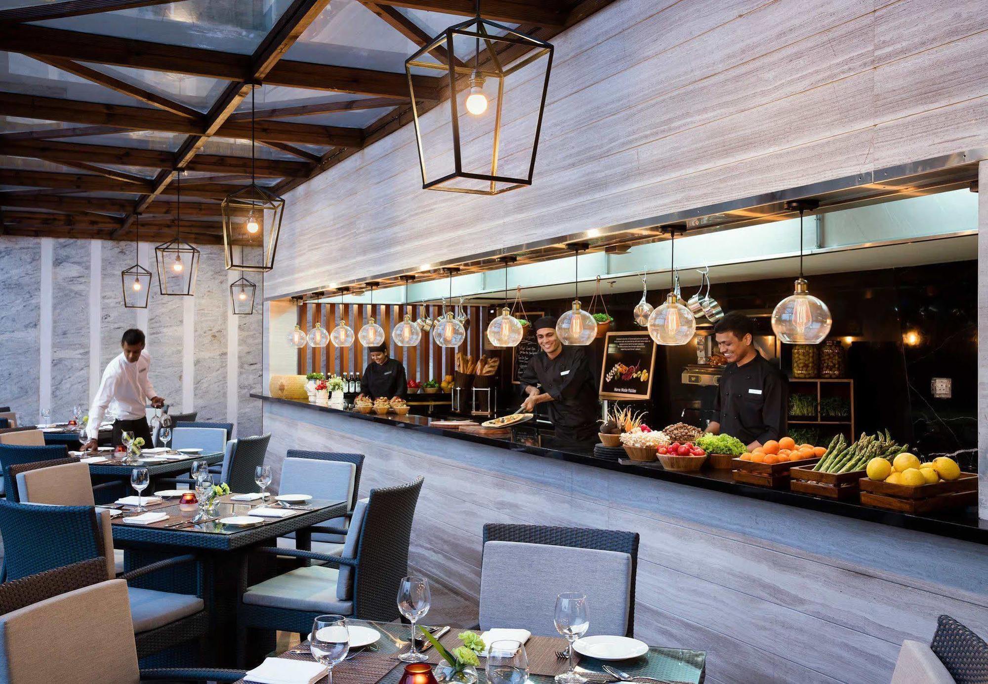 Courtyard By Marriott Bengaluru Outer Ring Road Ξενοδοχείο Εξωτερικό φωτογραφία